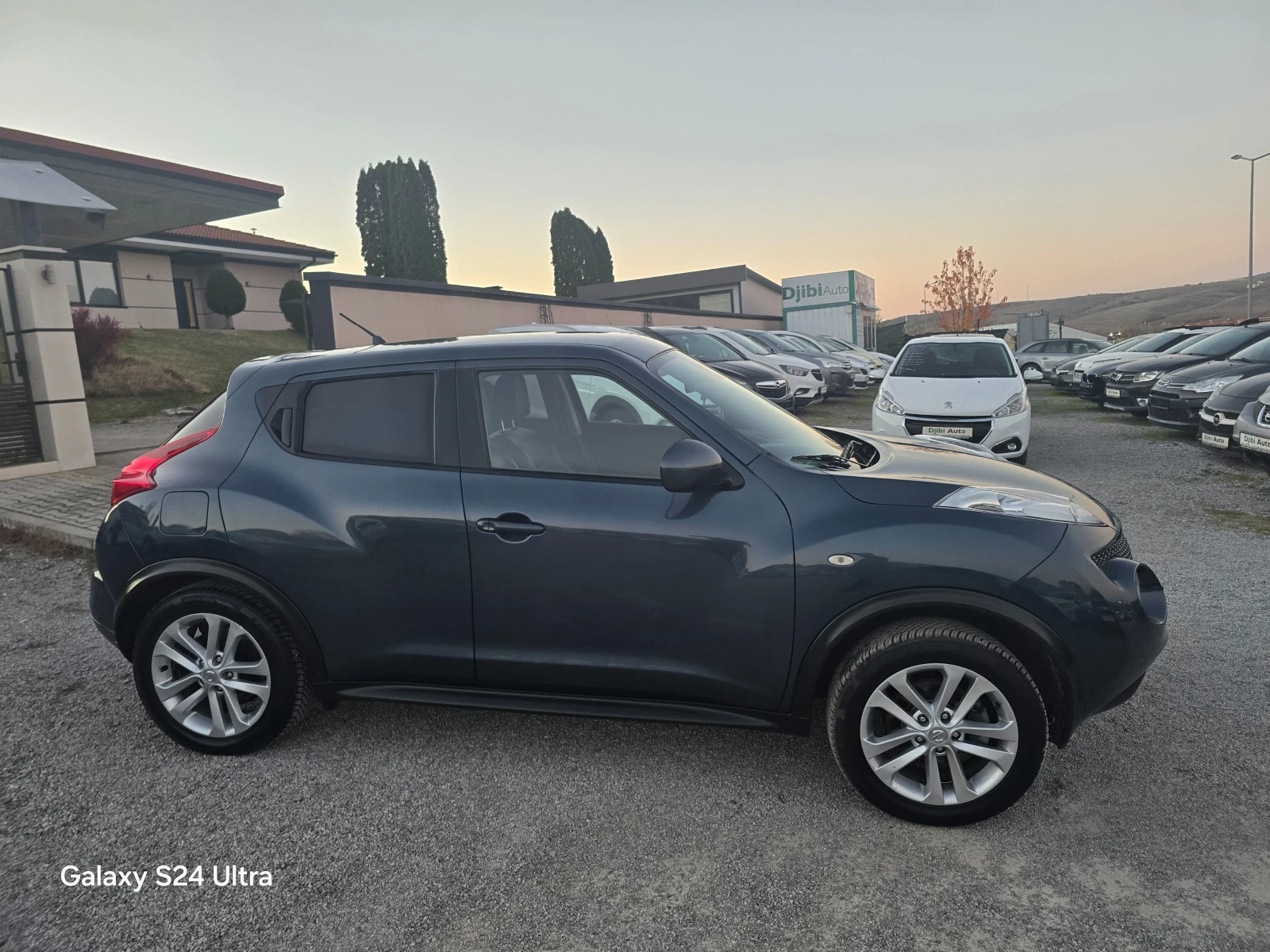 Nissan Juke 1.6I-190K.C-4X4-AVTOMATIC-NAVI - изображение 4