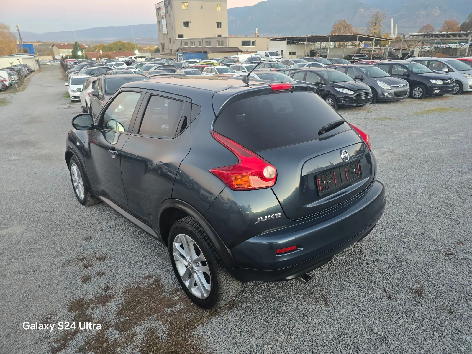 Nissan Juke 1.6I-190K.C-4X4-AVTOMATIC-NAVI - изображение 7