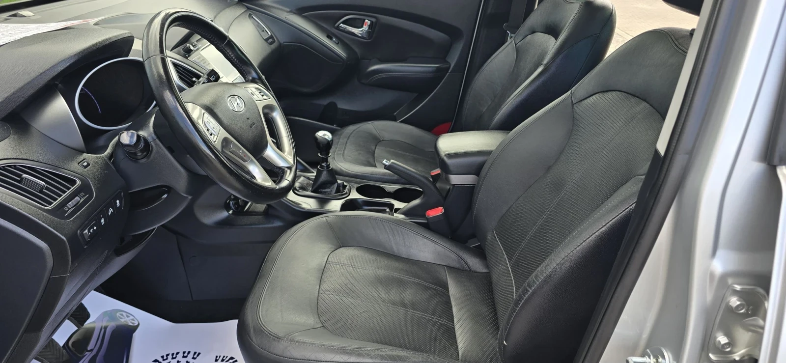 Hyundai IX35 1.6 135 К.С. ПАНОРАМА КОЖА КАМЕРА - изображение 8