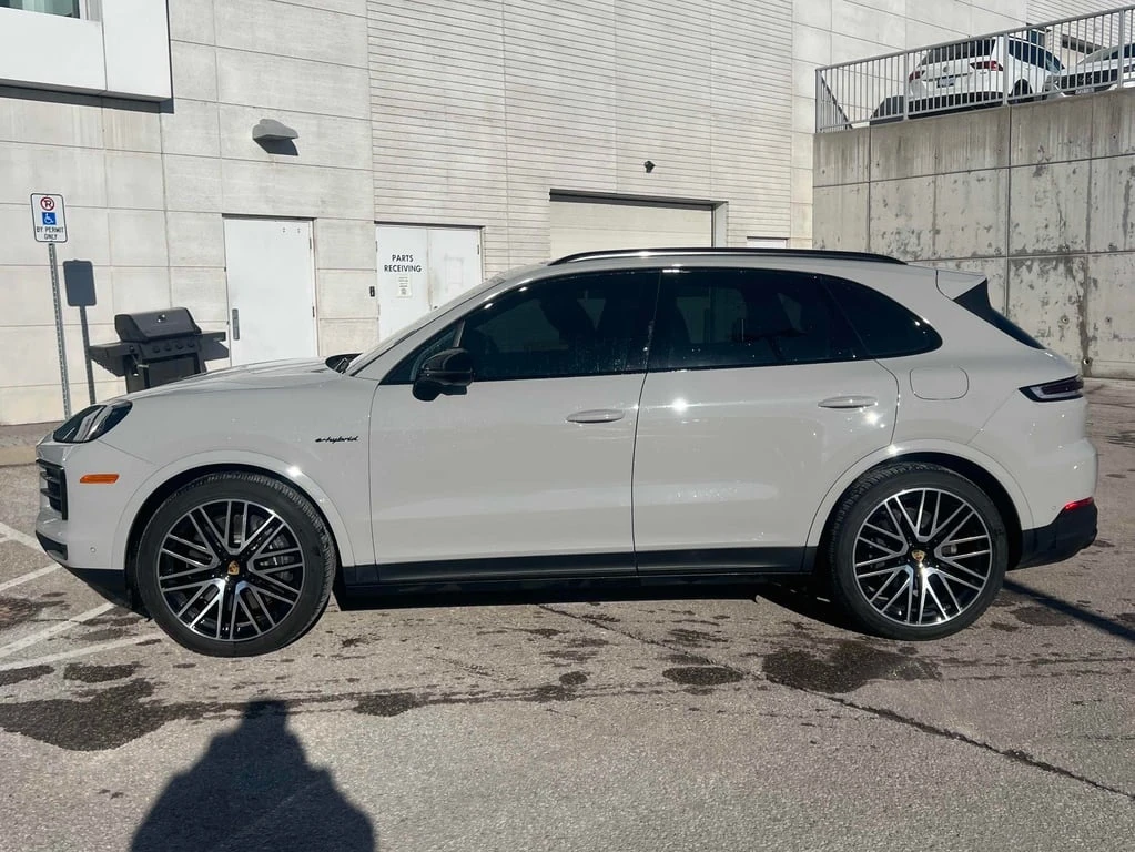 Porsche Cayenne * E Hybrid * CARFAX * БЕЗ ПЪРВОНАЧАЛНА ВНОСКА - изображение 2