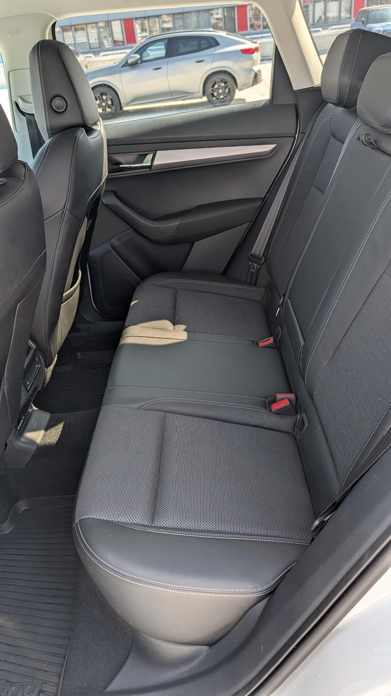 Skoda Karoq Ambition Hockey edition | Mobile.bg � ����������� 13