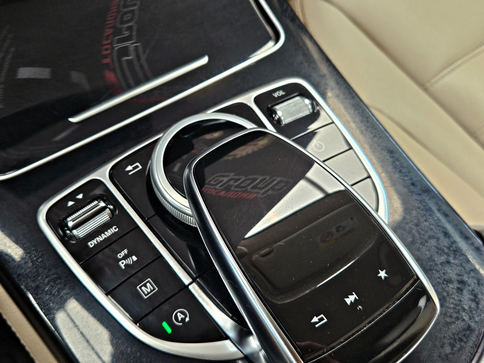 Mercedes-Benz GLC 250 AMG/4MATIC/GERMANY/9G-TRONIC/CAMERA/KEYLESS/LIZING, снимка 12 - Автомобили и джипове - 53875571