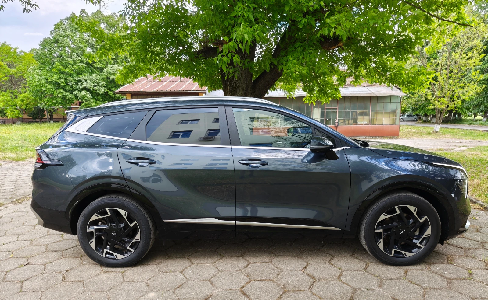 Kia Sportage 2.0 CRDI, снимка 3 - Автомобили и джипове - 54042607