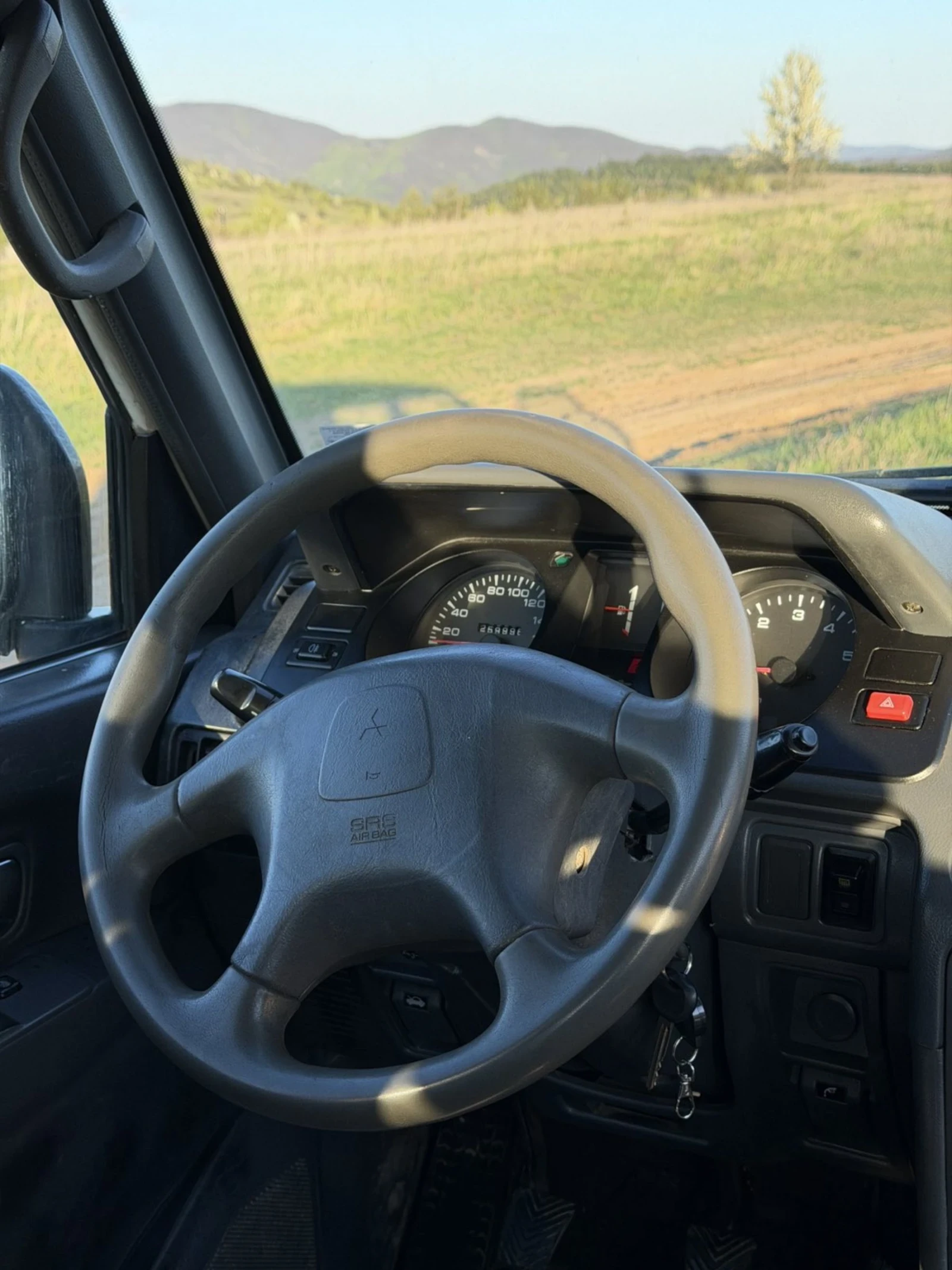 Mitsubishi Pajero, снимка 10 - Автомобили и джипове - 54359407