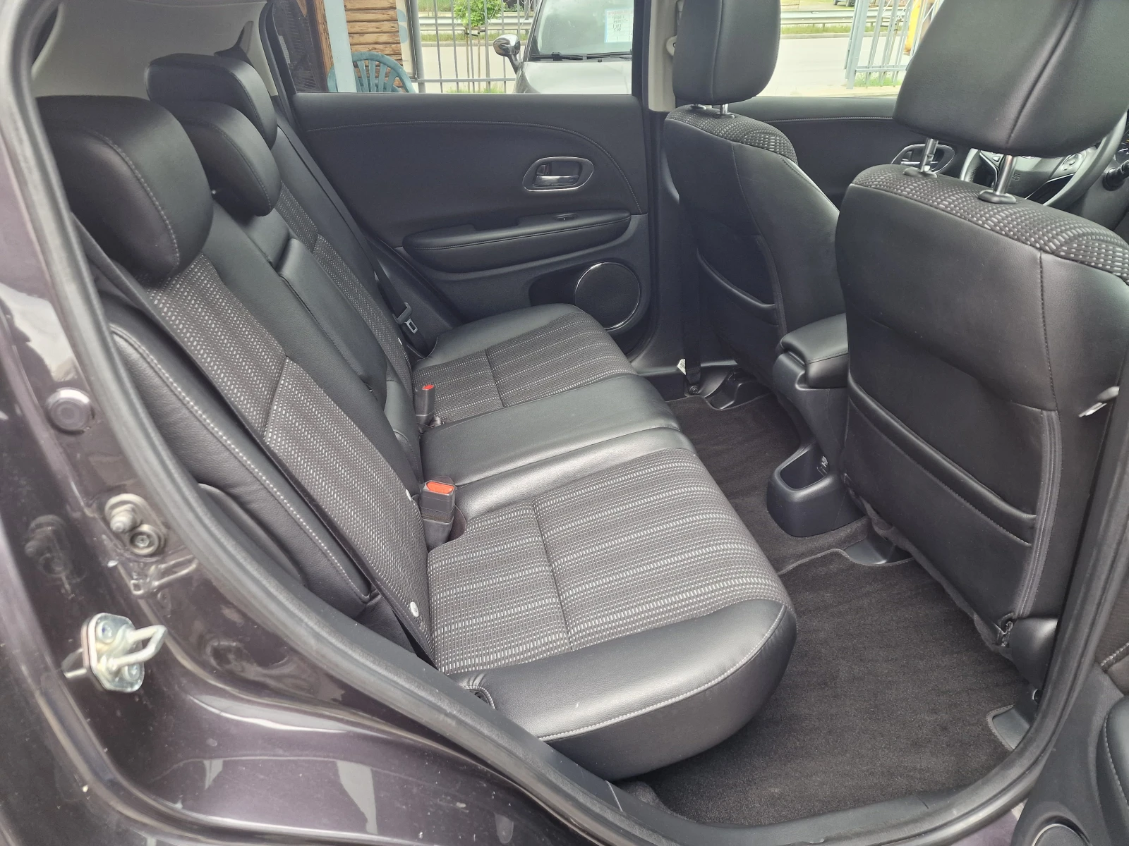 Honda Hr-v 1.5I-БЕНЗИН-AUTOMATIC-EXECUTIVE-NAVI-CAMERA-PANORA, снимка 14 - Автомобили и джипове - 54644142