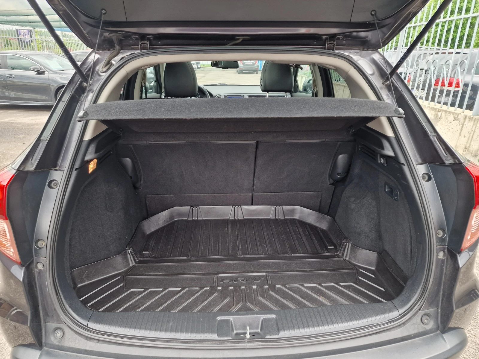 Honda Hr-v 1.5I-БЕНЗИН-AUTOMATIC-EXECUTIVE-NAVI-CAMERA-PANORA, снимка 15 - Автомобили и джипове - 54644142