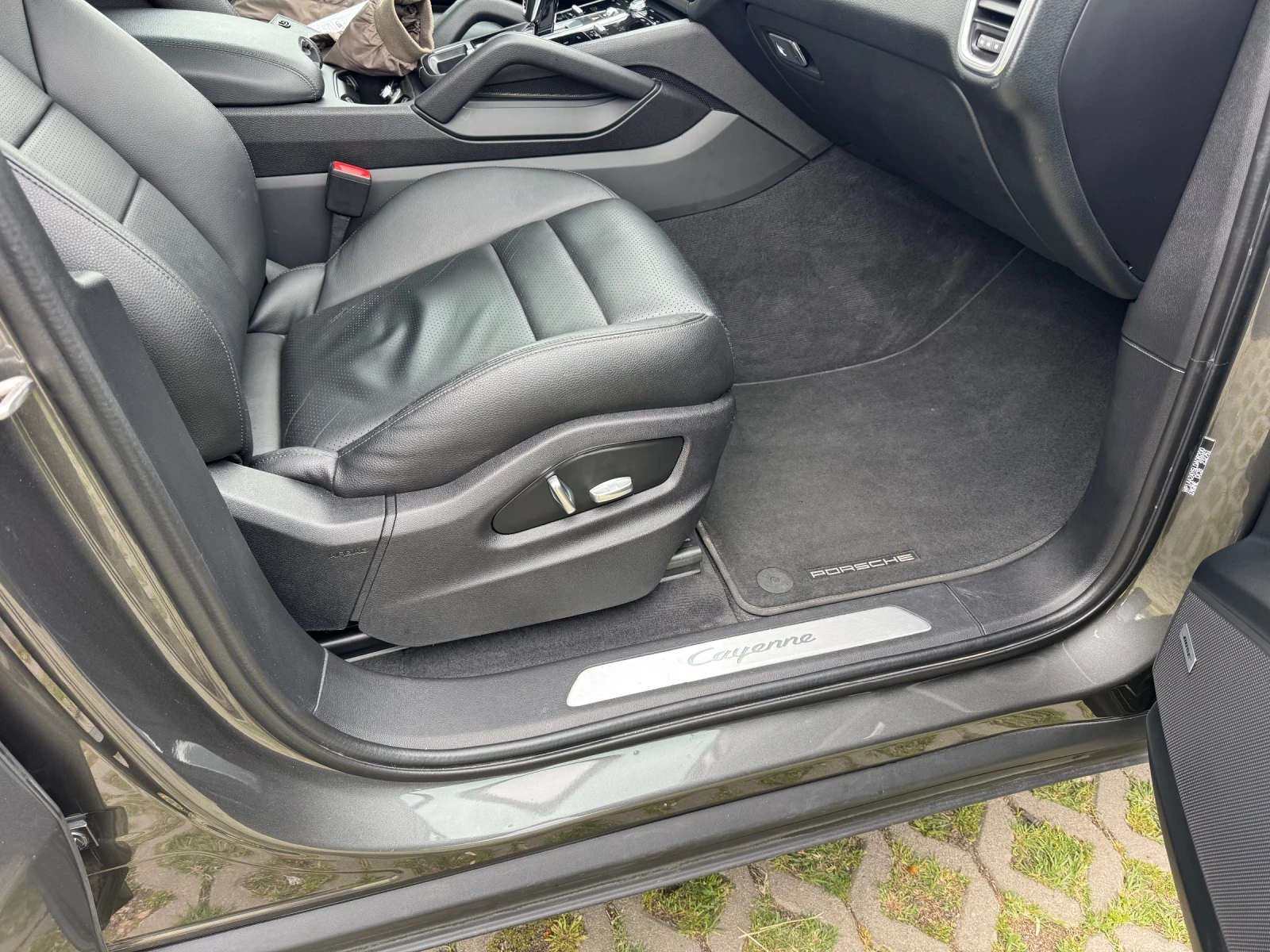 Porsche Cayenne 3.0 V6 BLACK EDITION, снимка 5 - Автомобили и джипове - 54948740
