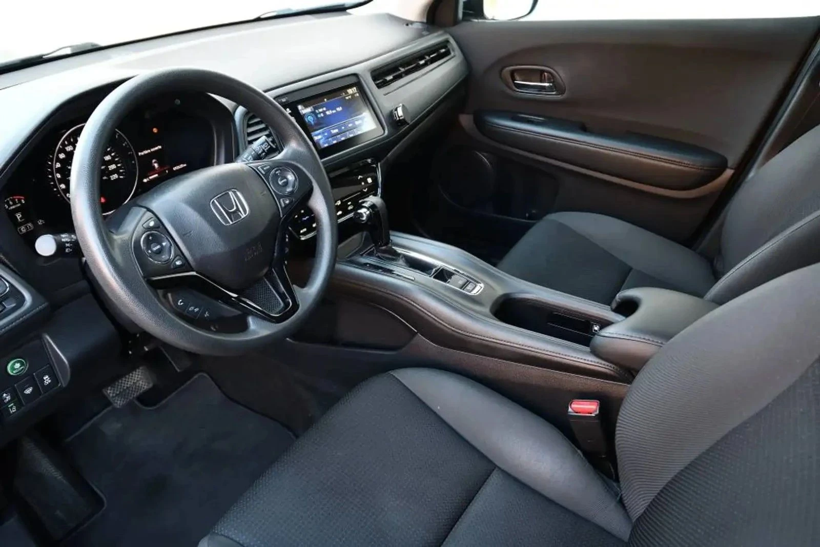 Honda Hr-v, снимка 10 - Автомобили и джипове - 56684533
