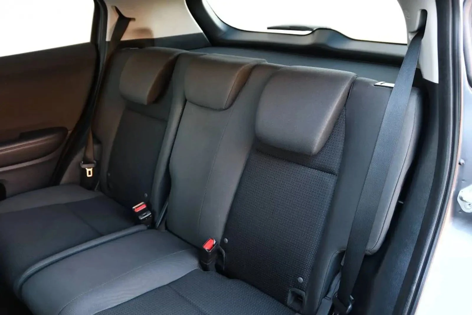 Honda Hr-v, снимка 13 - Автомобили и джипове - 56684533