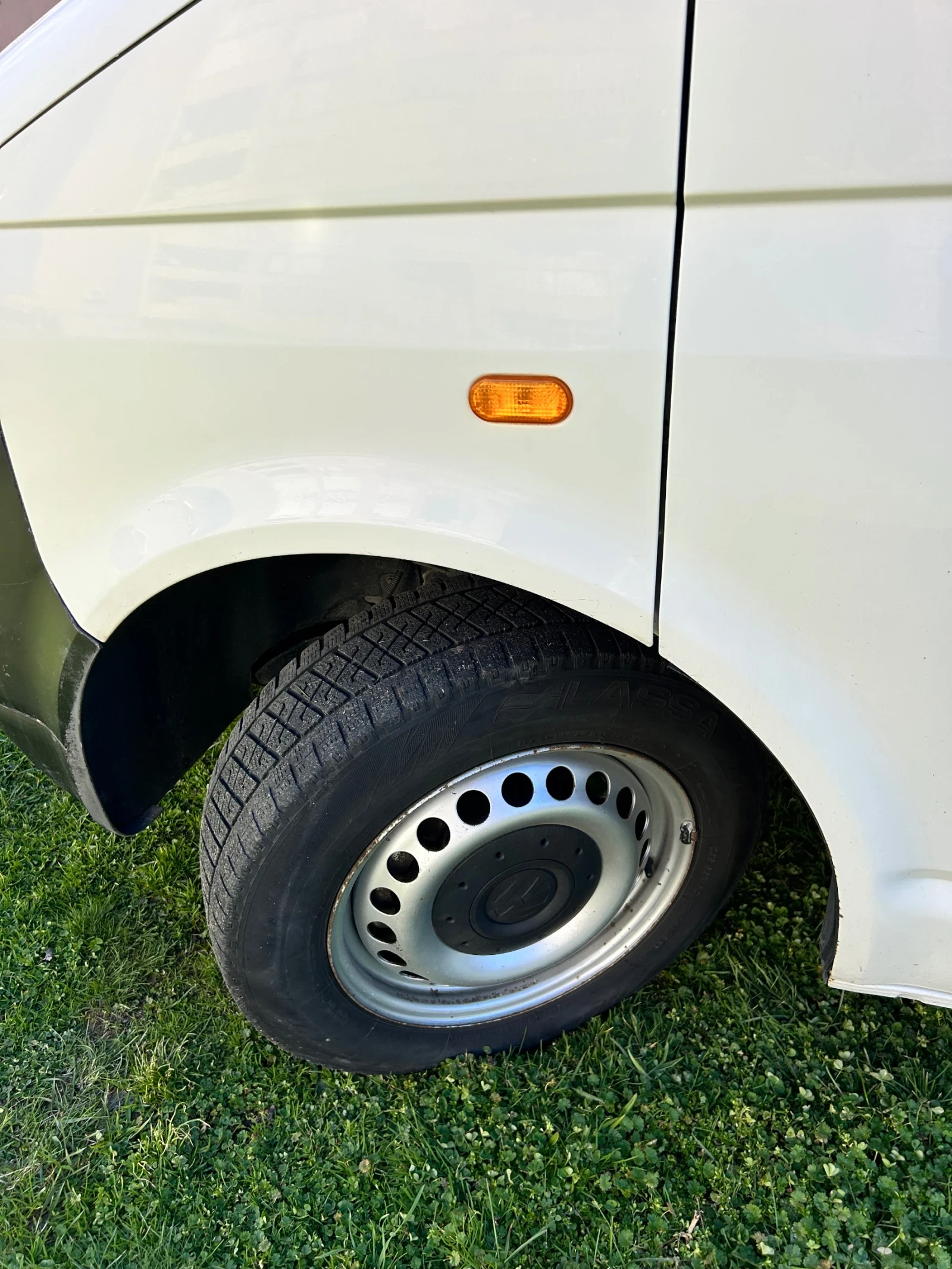 VW T5, снимка 11 - Бусове и автобуси - 53850292