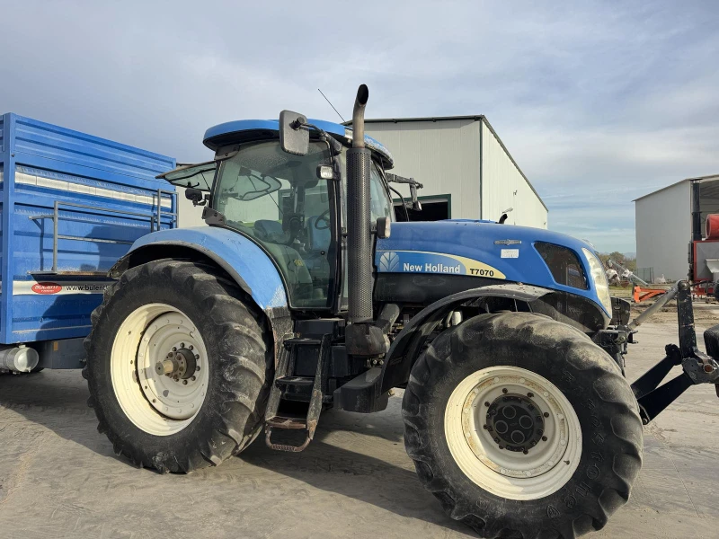 Трактор New Holland T7070, снимка 2 - Селскостопанска техника - 52441331