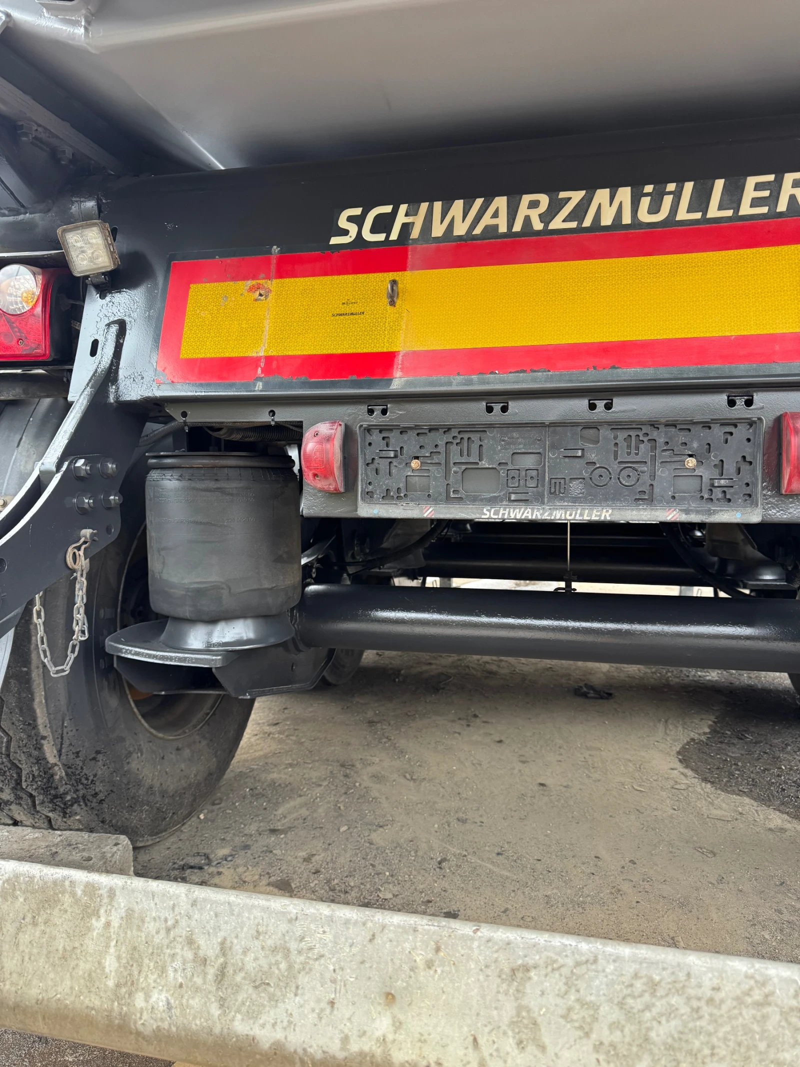 Полуремарке Schwarzmuller, снимка 3 - Ремаркета - 55816495