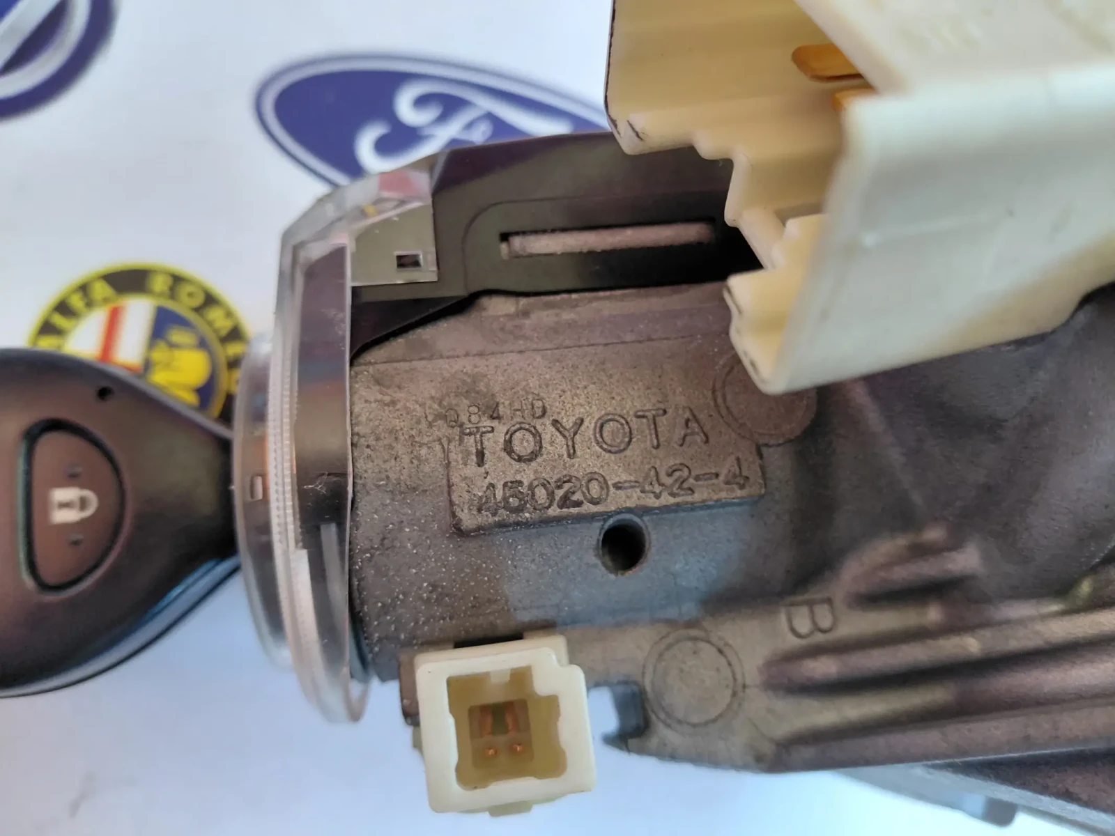 89783-42040  Контактен ключ Toyota RAV4 III  2.2 D-4D 8978342040 45020-42-4  45020424, снимка 3 - Части - 53765602