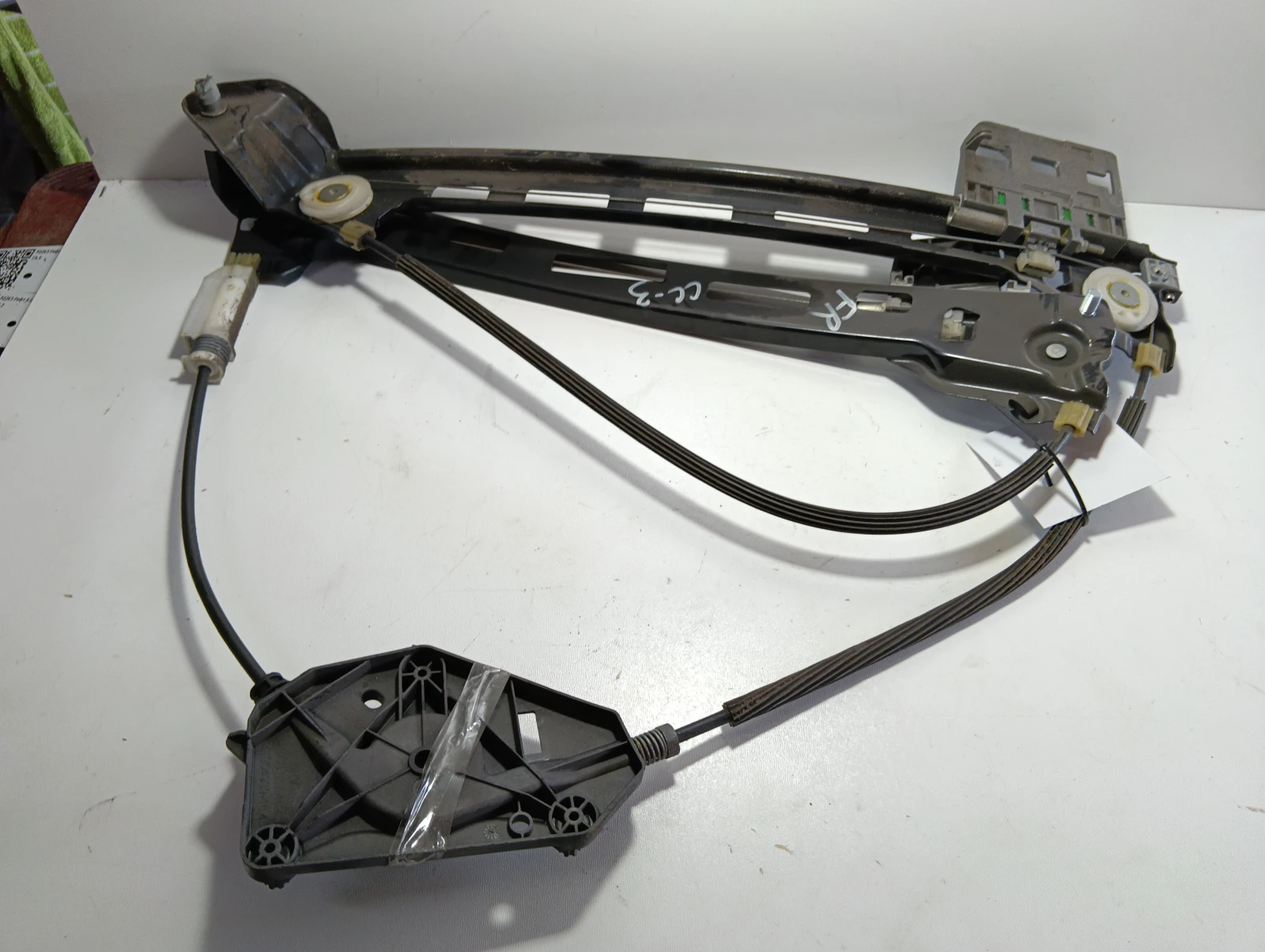стъклоповдигач преден десен 3C8837462J VW Passat CC