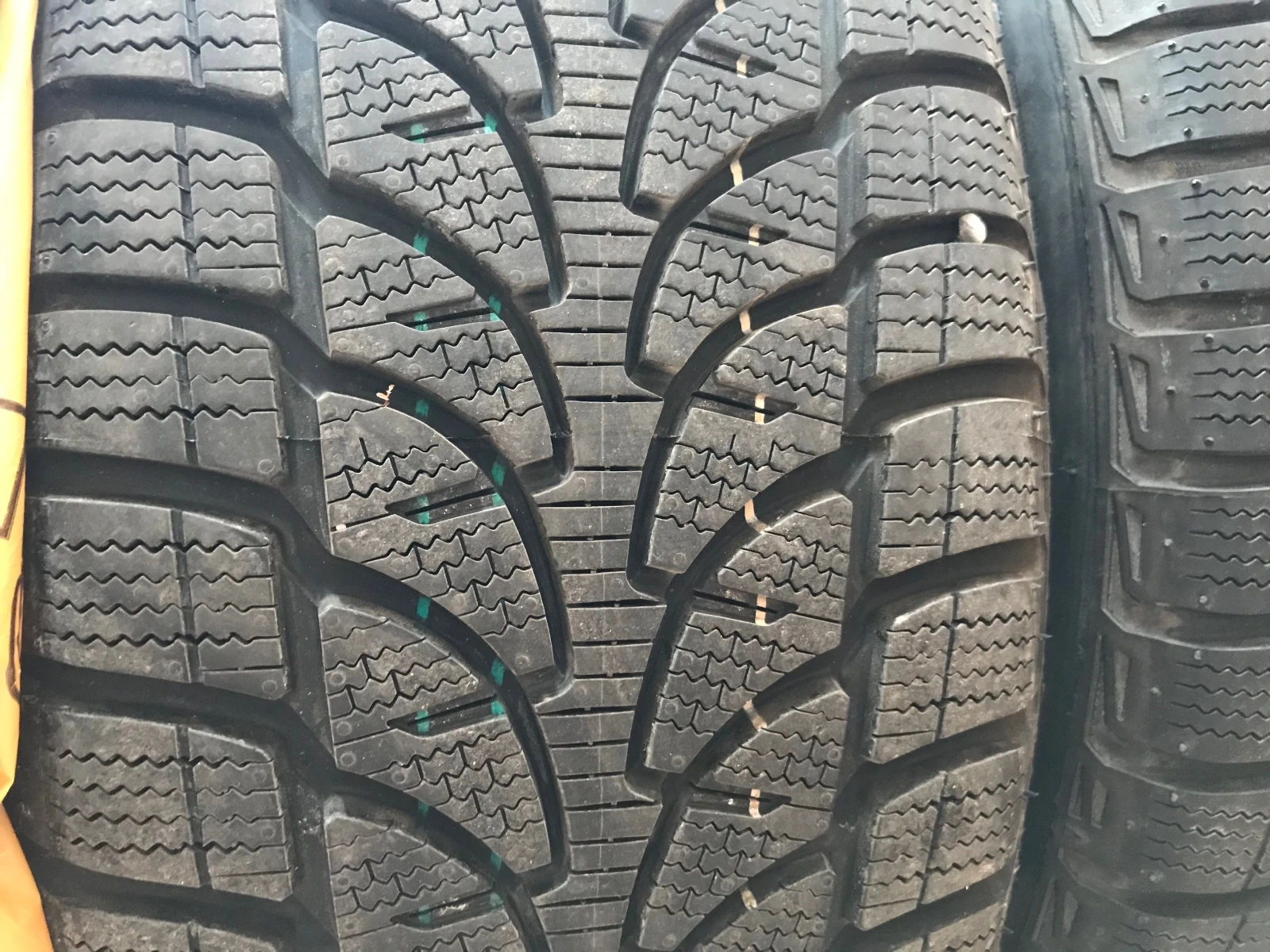    225/55R17  Audi A4 | Mobile.bg   3