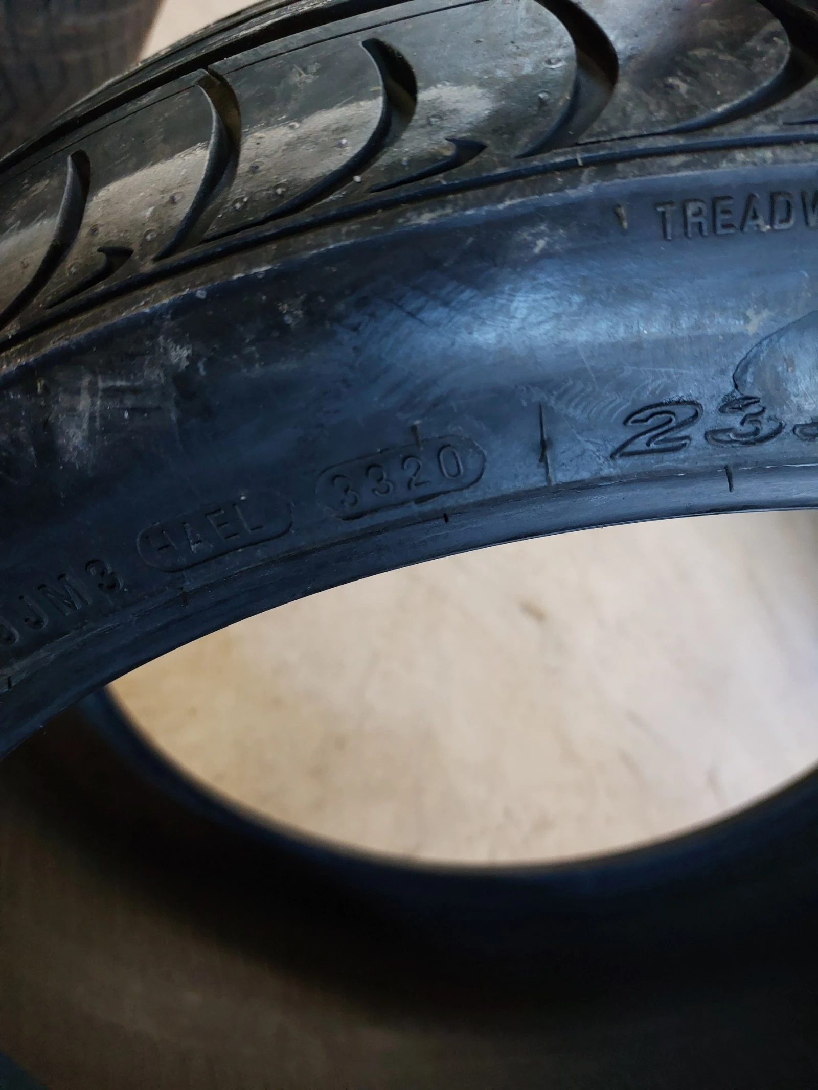  235/40R19 | Mobile.bg   8