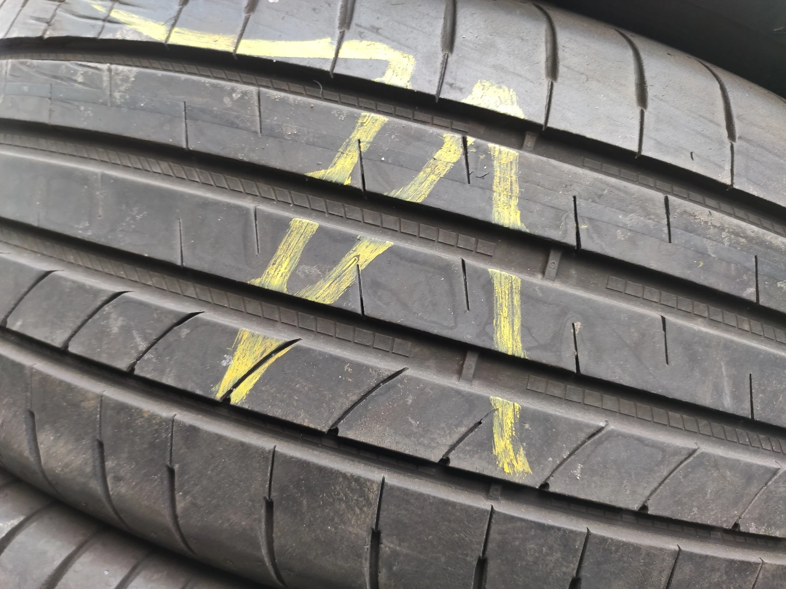 ���� 215/50R18 | Mobile.bg � ����������� 4