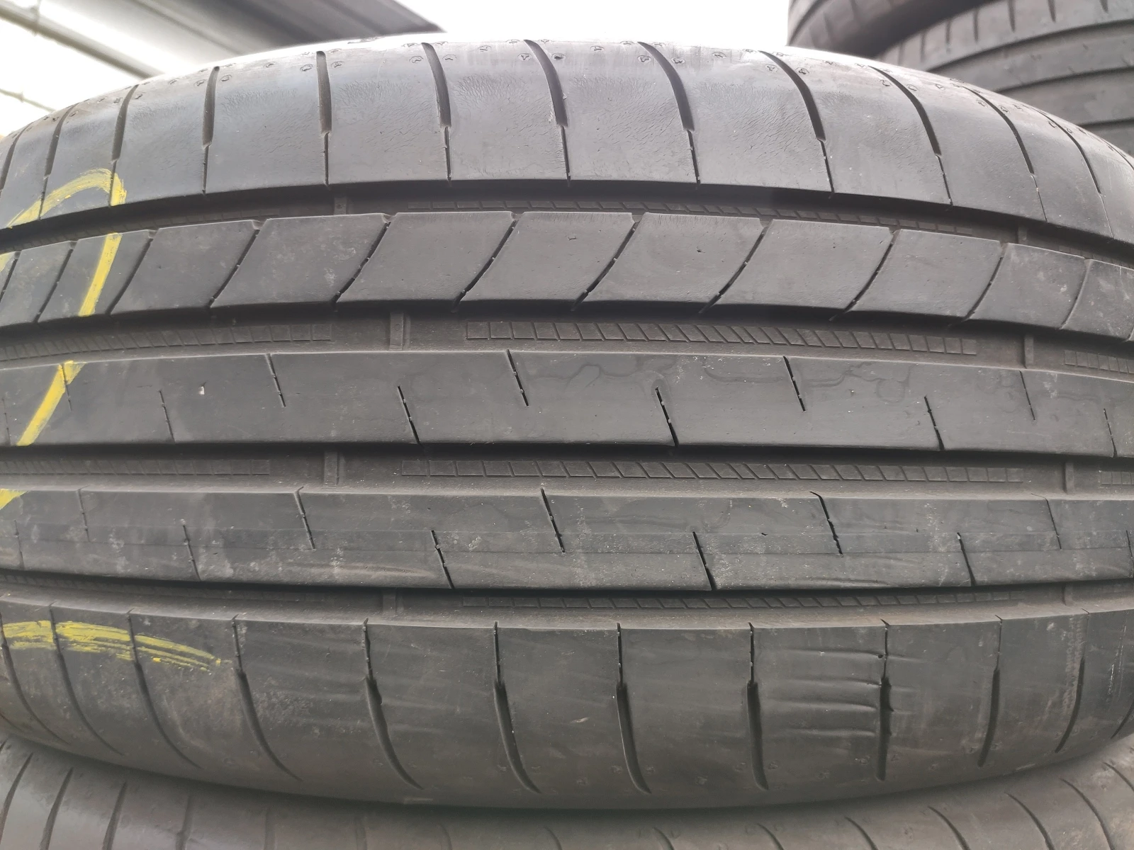���� 215/50R18 | Mobile.bg � ����������� 2