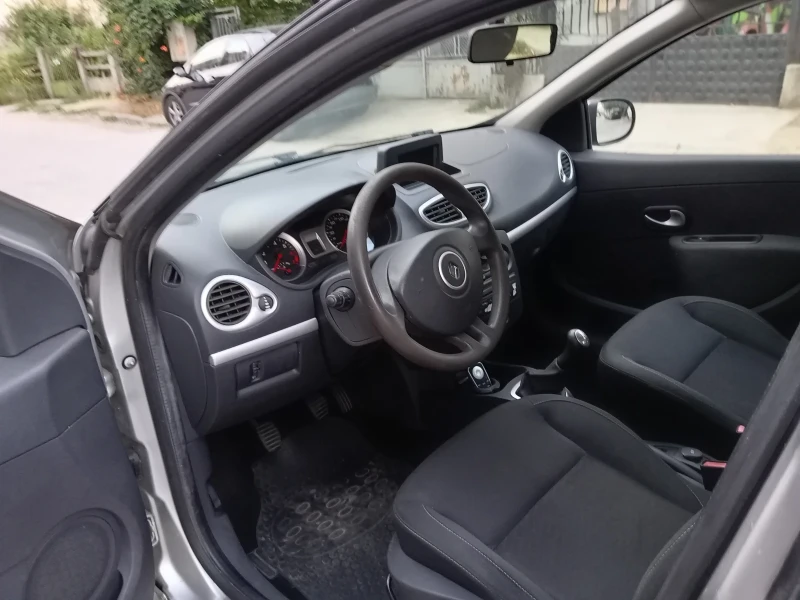 Renault Clio 1.2 16в, снимка 12 - Автомобили и джипове - 47973046