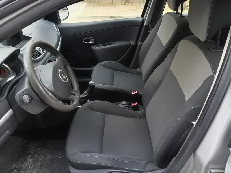 Renault Clio 1.2 16в, снимка 11 - Автомобили и джипове - 47973046