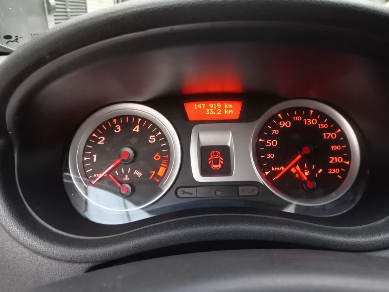 Renault Clio 1.2 16в, снимка 8 - Автомобили и джипове - 47973046