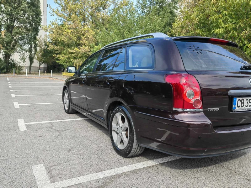 Toyota Avensis 2.2D4D FACELIFT, снимка 7 - Автомобили и джипове - 48650098