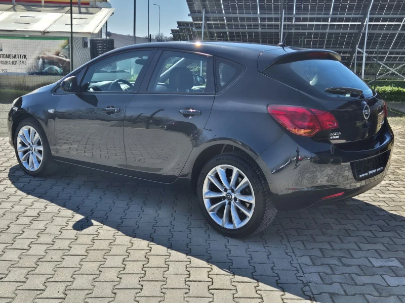 Opel Astra 1.7cdti 110к.с., снимка 10 - Автомобили и джипове - 49650621