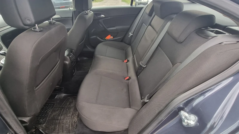 Opel Insignia 1.8i , снимка 13 - Автомобили и джипове - 50569664