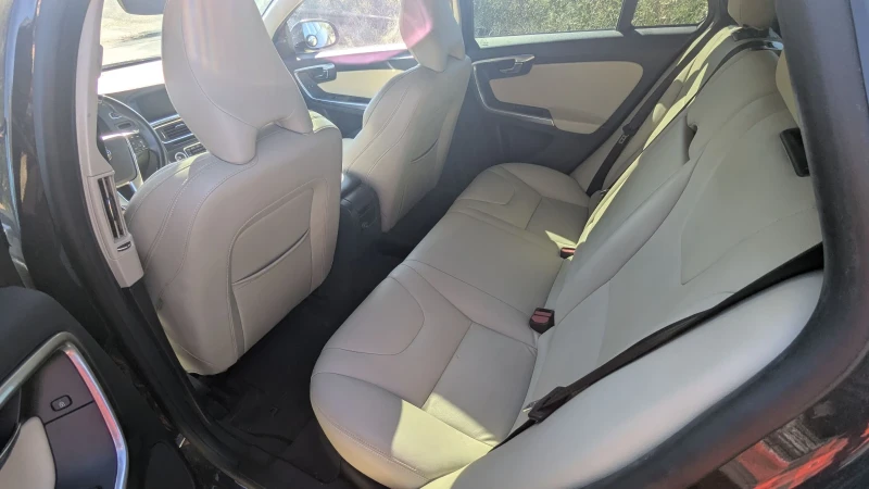 Volvo V60 Cross country , снимка 6 - Автомобили и джипове - 52392627