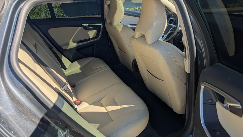 Volvo V60 Cross country , снимка 13 - Автомобили и джипове - 52392627