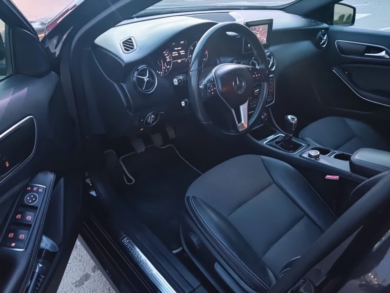 Mercedes-Benz A 180, снимка 6 - Автомобили и джипове - 52753334