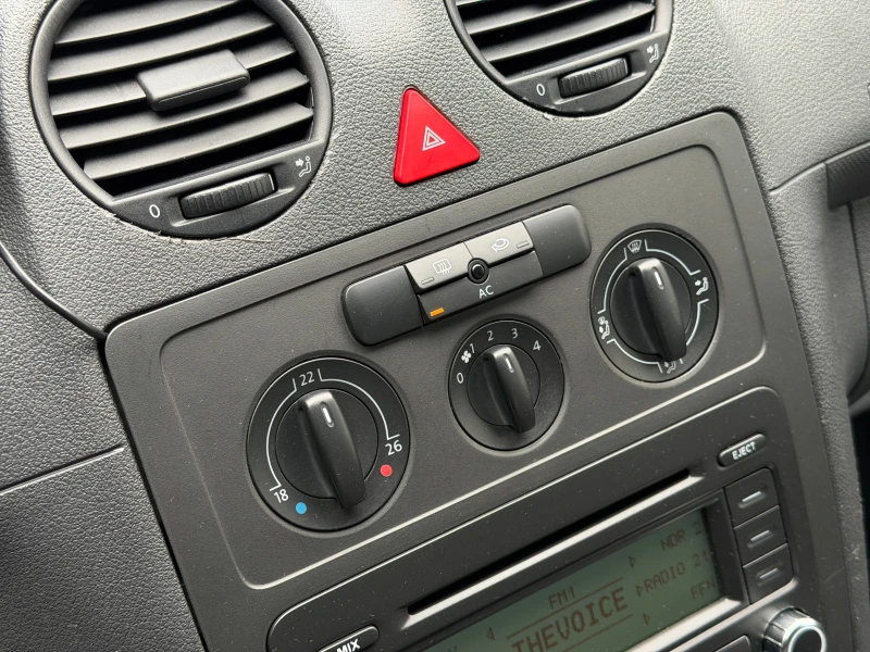 VW Caddy 2.0i Kasten EcoFuel (фабричен метан)* ТОВАРНО* , снимка 14 - Автомобили и джипове - 52937492