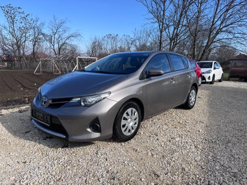 Toyota Auris 1.33i Климатроник
