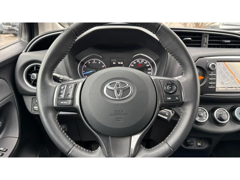 Toyota Yaris 1.5P MT VVT-iE Club, снимка 13 - Автомобили и джипове - 48012578