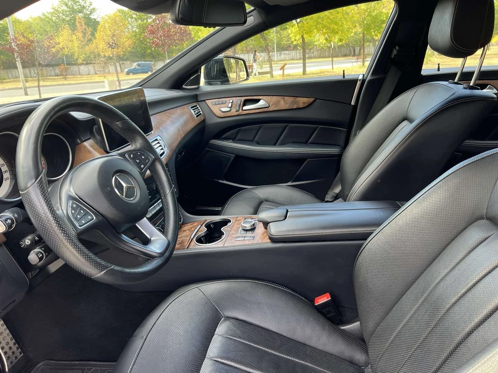 Mercedes-Benz CLS 550 4matic. V8  | Mobile.bg — изображение 16