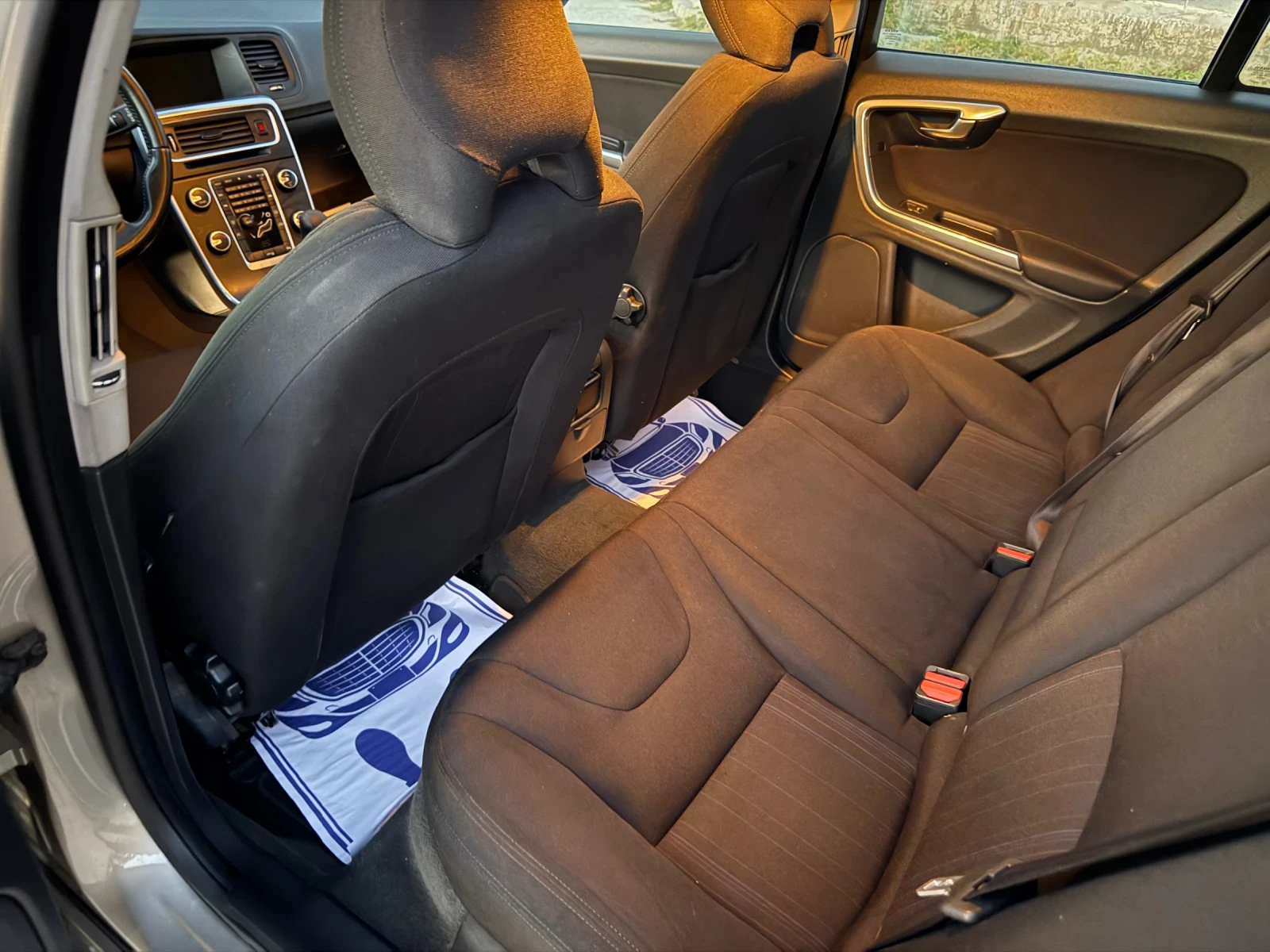 Volvo V60 1.6 114кс - изображение 7