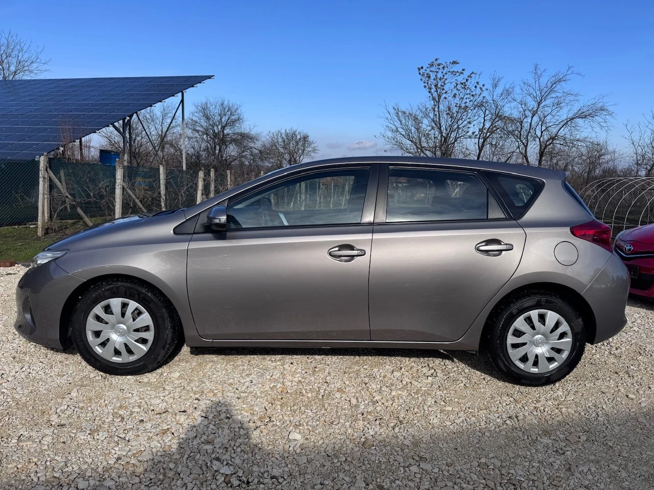 Toyota Auris 1.33i Климатроник - изображение 2