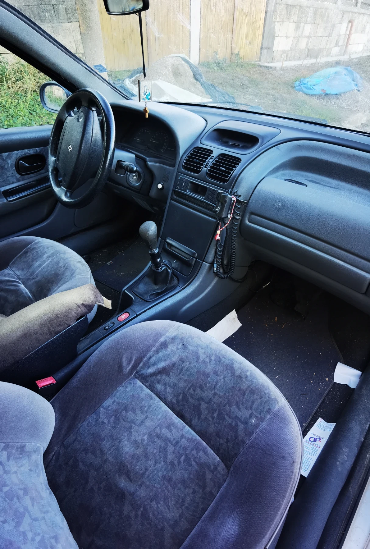 Renault Laguna 2.2 , снимка 5 - Автомобили и джипове - 53721041