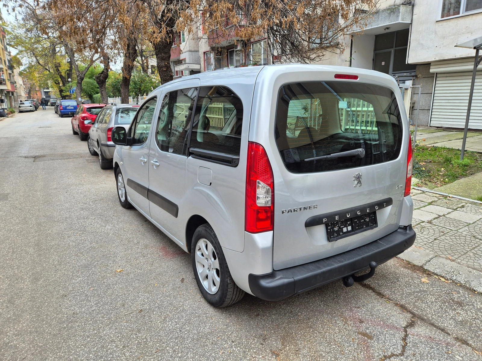 Peugeot Partner 1.6i Webasto, снимка 2 - Автомобили и джипове - 54286353