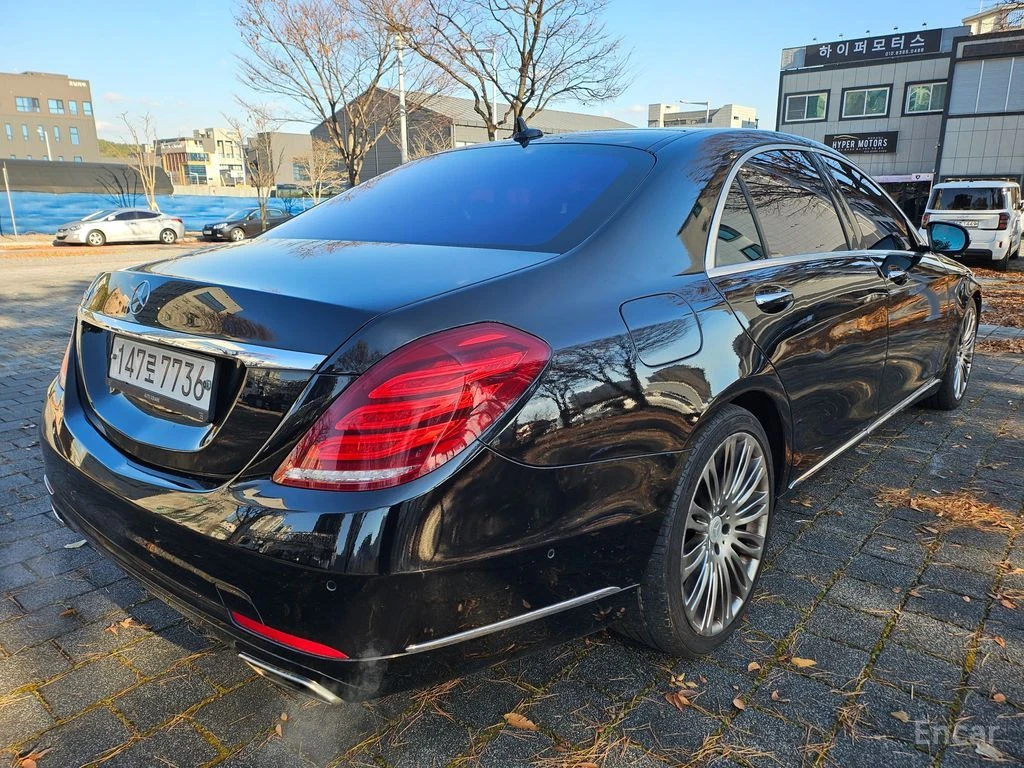 Mercedes-Benz S 500 BURMESTER* ОБДУХВАНЕ* МАСАЖ* LANE* ASSIST* КАМЕРА*, снимка 2 - Автомобили и джипове - 54802281