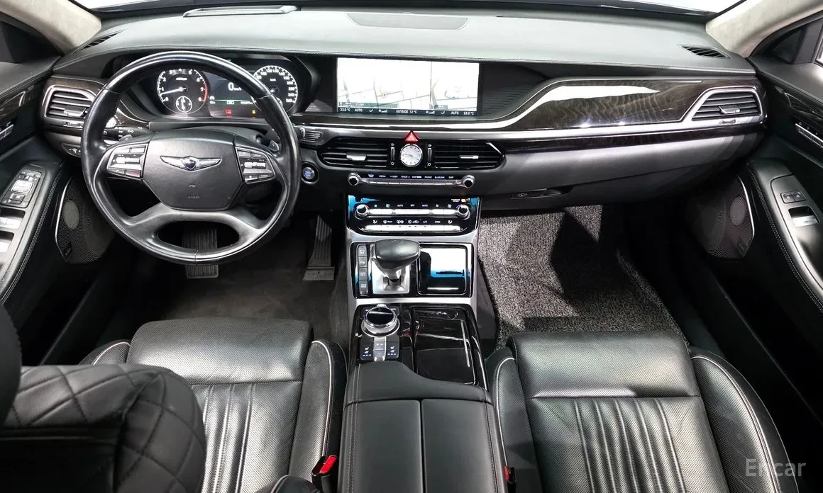Genesis G90 EQ900 5.0 GDI AWD обдухванe* масаж* монитори* Disi, снимка 4 - Автомобили и джипове - 54804708
