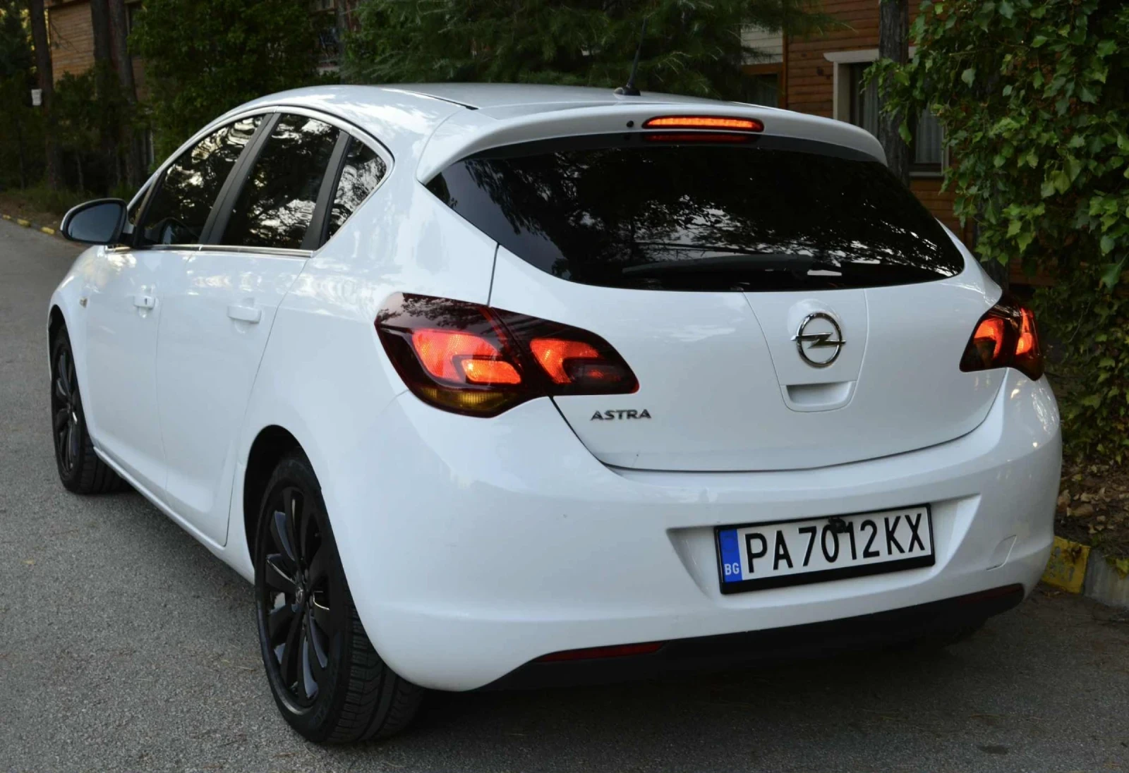 Opel Astra 1.4 LPG, снимка 4 - Автомобили и джипове - 54821446