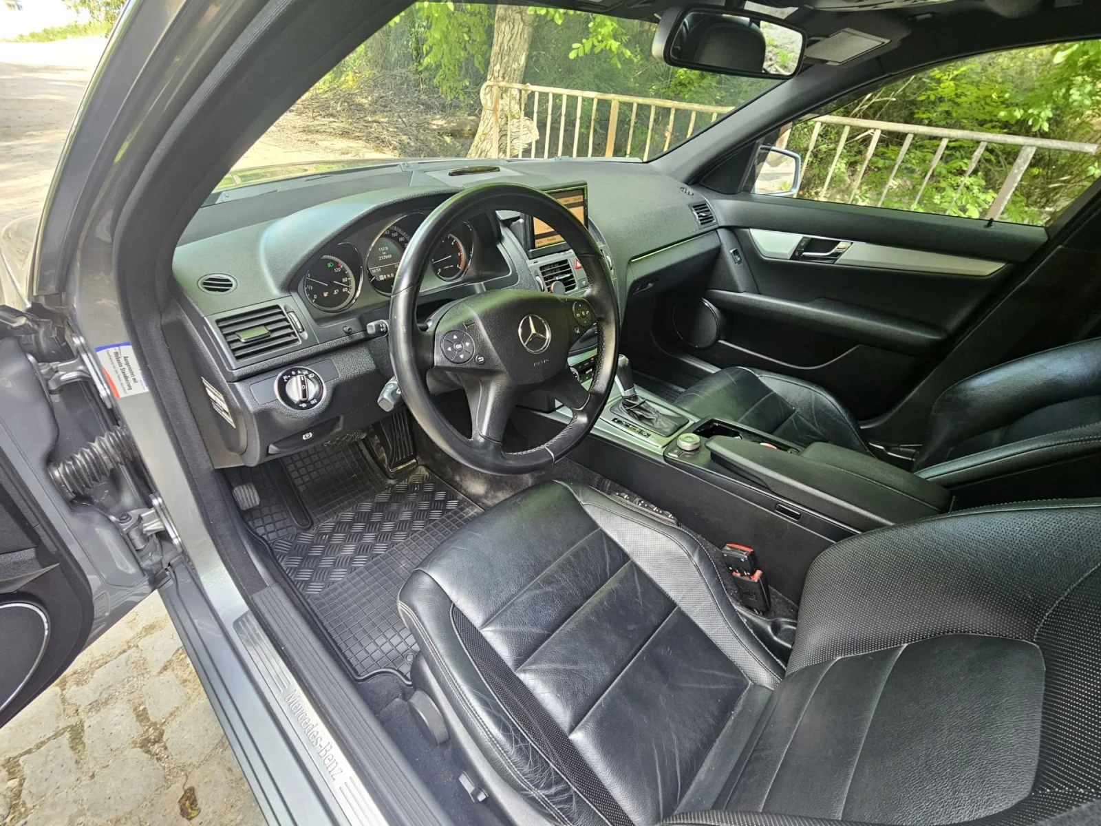 Mercedes-Benz C 220, снимка 9 - Автомобили и джипове - 54946933