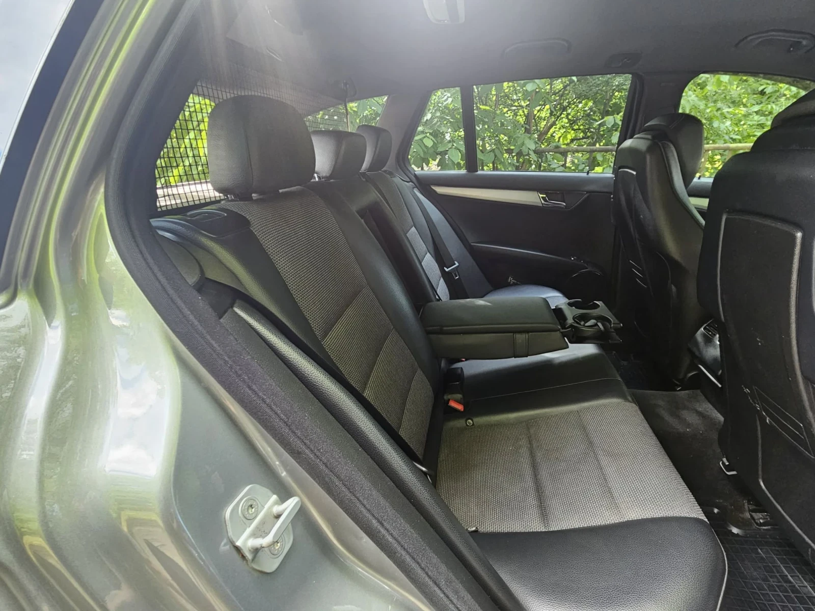 Mercedes-Benz C 220, снимка 10 - Автомобили и джипове - 54946933