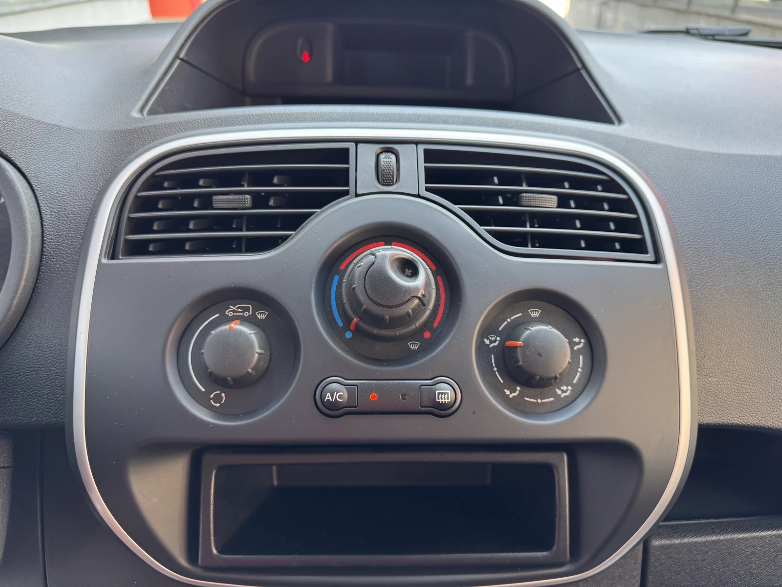 Renault Kangoo MAXI/Business/1.5DCI/95K.C./6MT/N1/L2, снимка 11 - Автомобили и джипове - 55098091