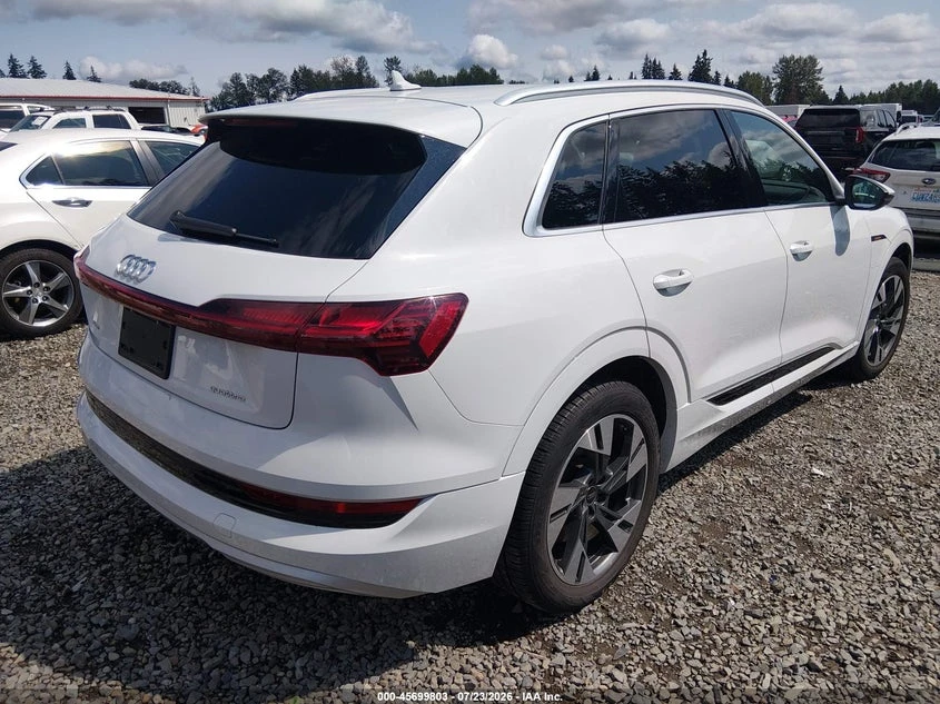 Audi E-Tron Premium Quattro, снимка 4 - Автомобили и джипове - 55534853