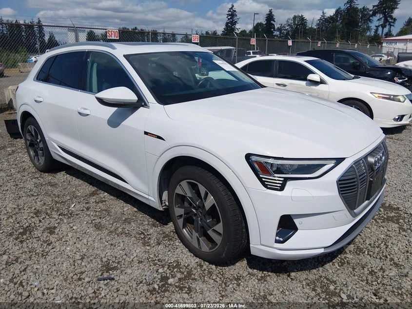 Audi E-Tron Premium Quattro
