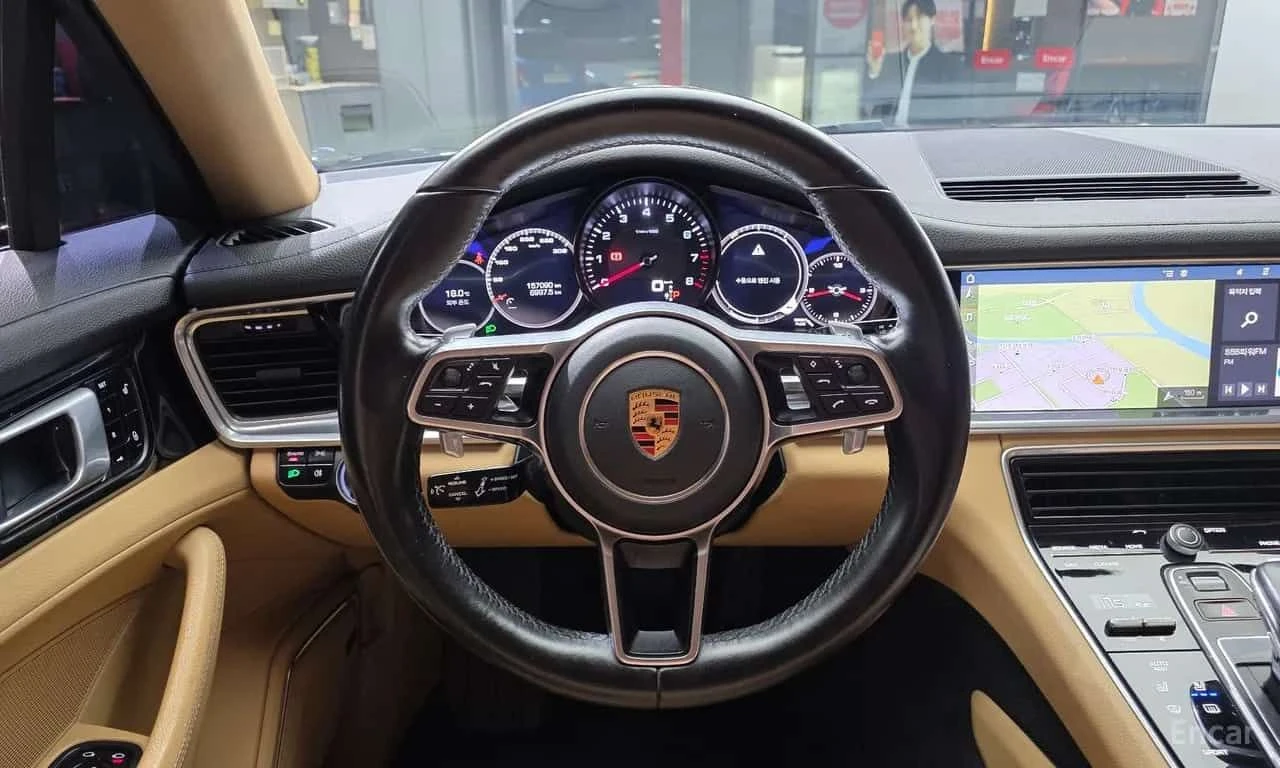 Porsche Panamera * 3.0 AWD * ОПЦИЯ ЗА ФИНАНСИРАНЕ, снимка 13 - Автомобили и джипове - 55614949