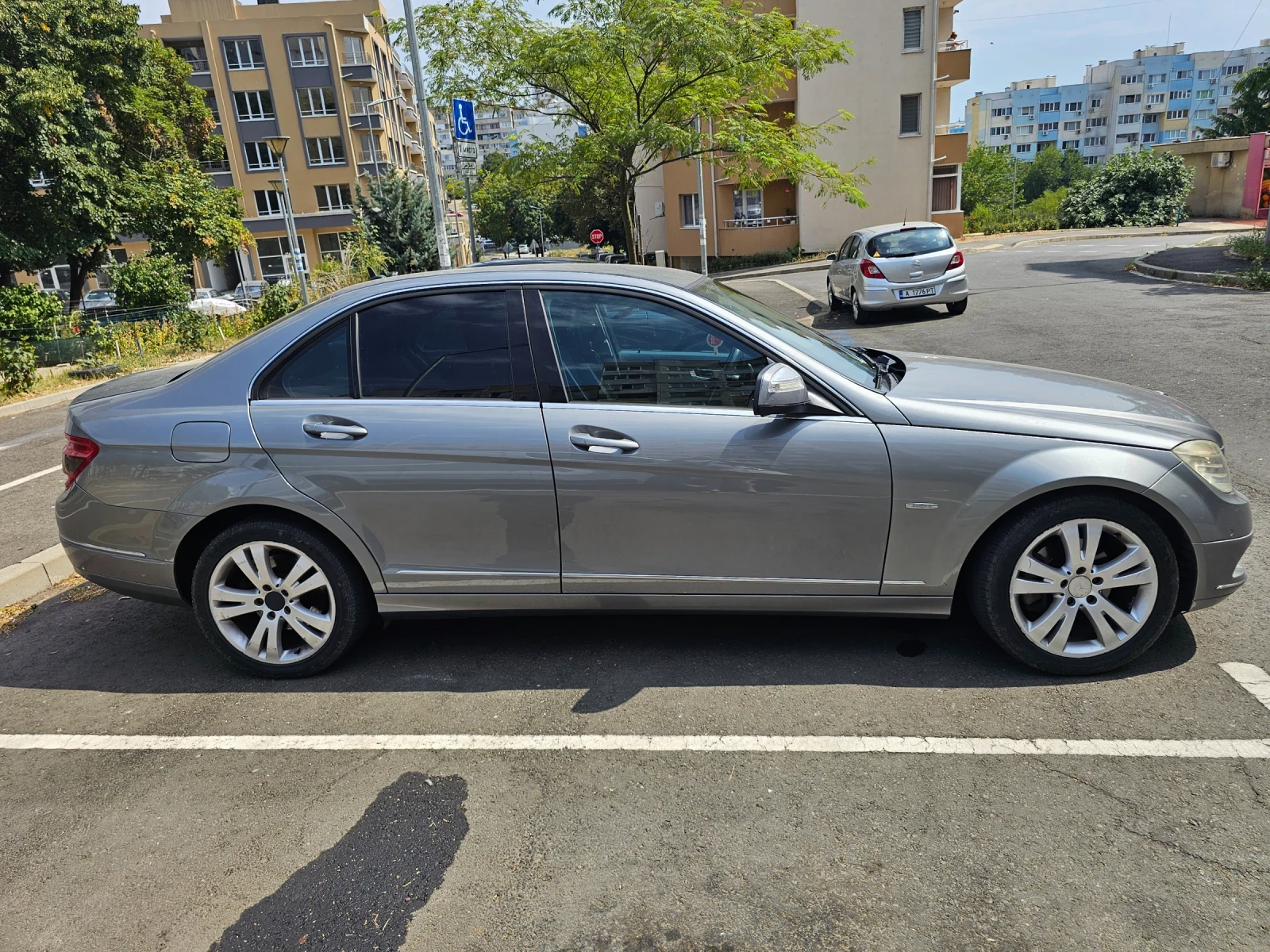 Mercedes-Benz C 220, снимка 3 - Автомобили и джипове - 55816069