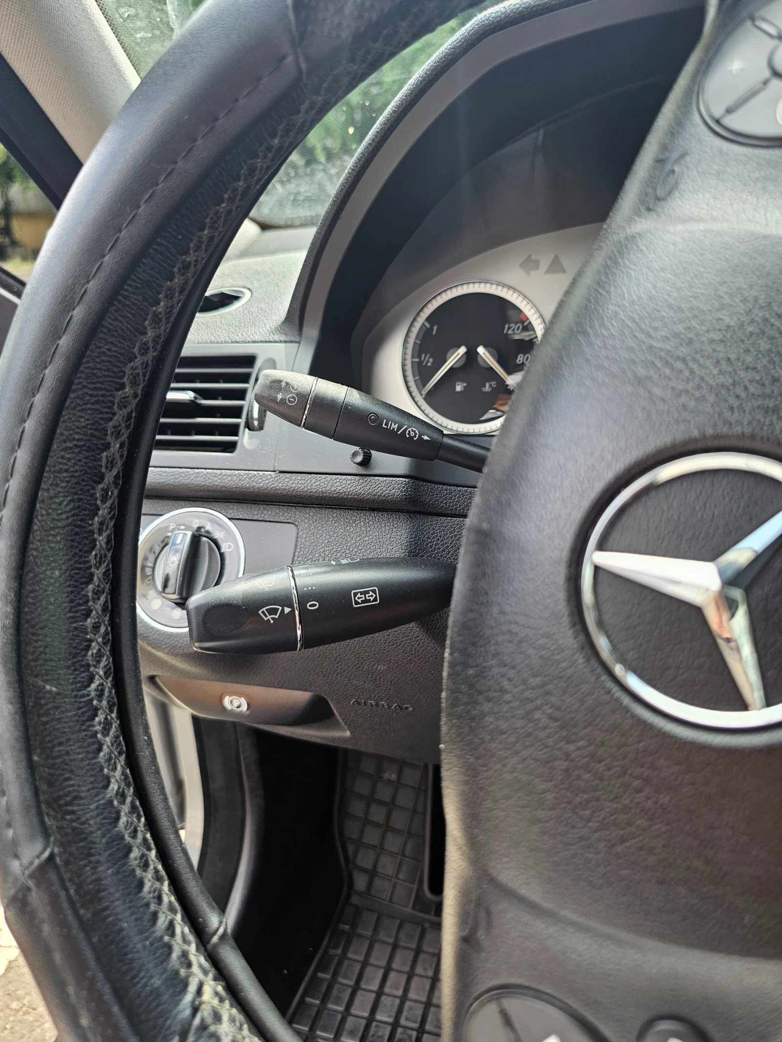 Mercedes-Benz C 220, снимка 13 - Автомобили и джипове - 55816069